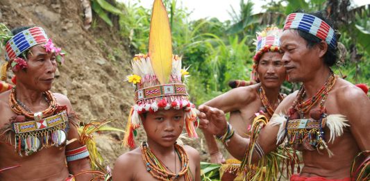 Mengunjungi Sensasi Desa Adat Madobak Mentawai